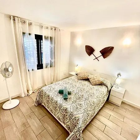 Cozy In Centric Area At With Air Conditioner Lägenhet *