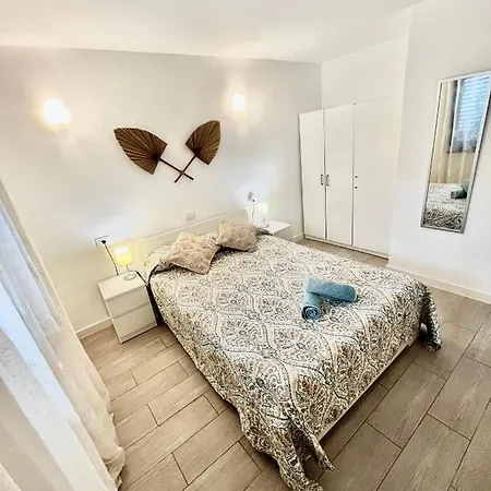 Casa Alba In Centric Area At Caleta De Fuste With Air Conditioner *