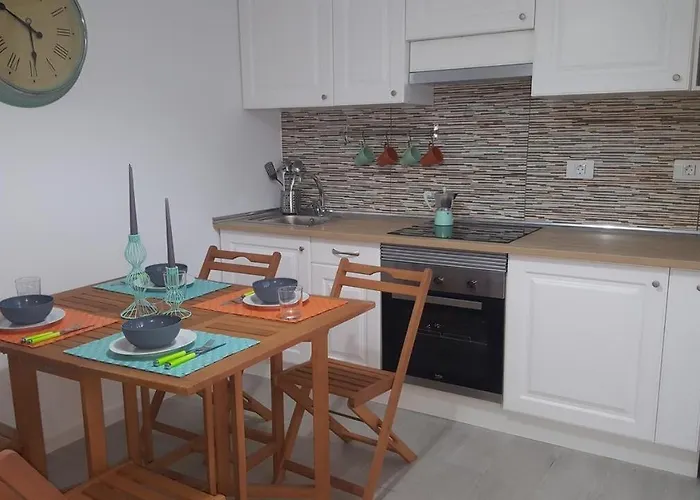 Cozy In Centric Area At With Air Conditioner Διαμέρισμα *